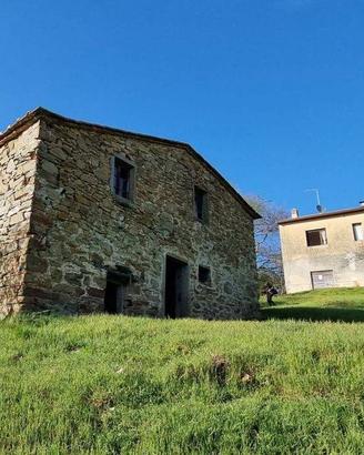 Rustico / Casale di 400 m² con più di 5 locali e b