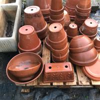 Vasi in terracotta e cemento