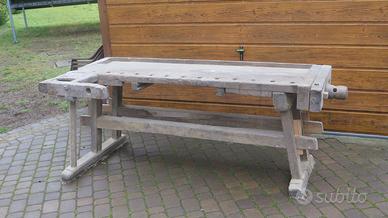 Antico banco da falegname bancone