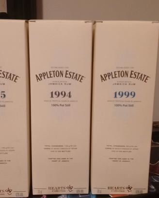 tre bottiglie di rum 