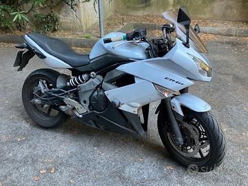 Moto Kawasaki ER6-F