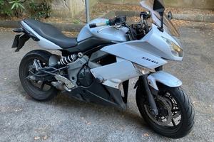 Moto Kawasaki ER6-F