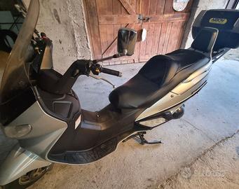 Suzuki burgman 400