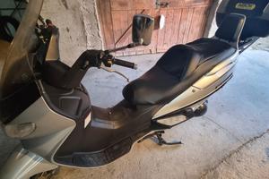 Suzuki burgman 400