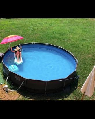 Piscina più aspirapolvere a batteria