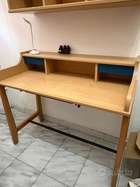 Scrivania con poltrona