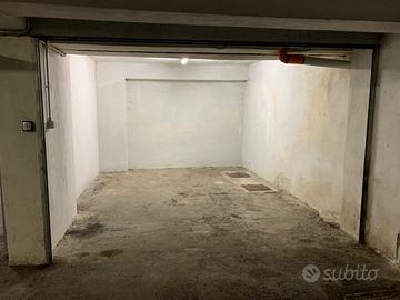 Garage via vagliasindi vicino sidra