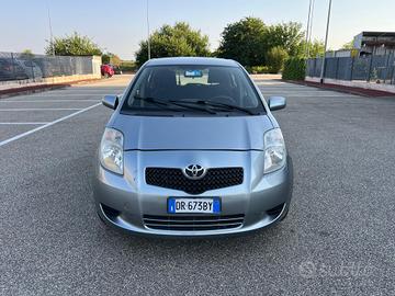 Toyota Yaris 1.0 5 porte Sol