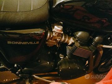 moto Bonneville -Triumph
