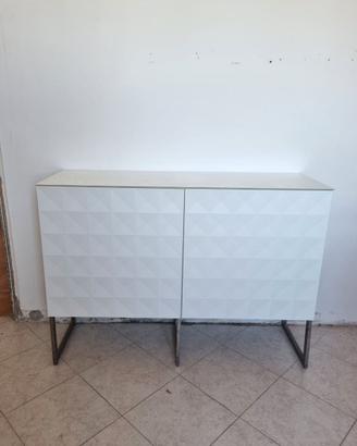 Mobile IKEA bianco con piano in cristallo bianco