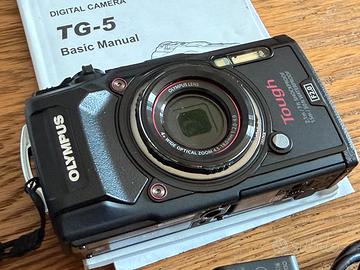 Olympus Tough TG-5 nera – come nuova, completa TG5
