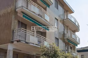 LABORATORIO DI 163 MQ CON POSSIBILITA DI CAMBIO D