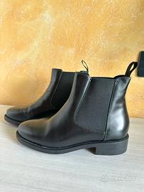 Stivaletto FRAU  beatles in pelle nero