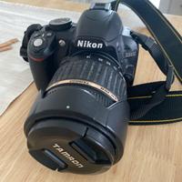 Nikon D3100 + obiettivo 18-200