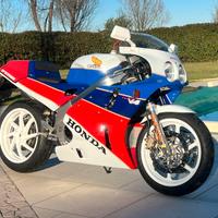 Honda rc30 replica