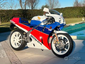 Honda rc30 replica