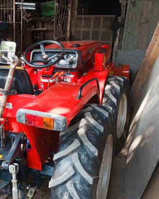 trattore agricolo 
