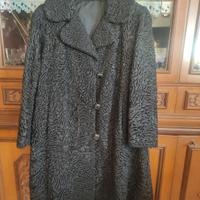 Pelliccia di  Astrakan nera