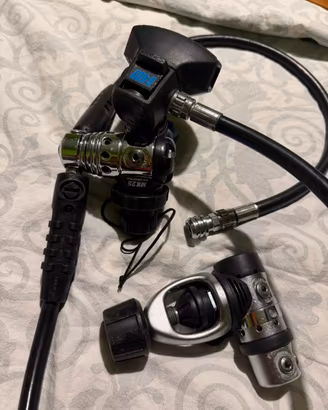 Erogatore scubapro MK25