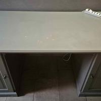 Scrivania Ikea con contenitori laterali