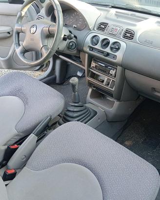 Micra 1400 16 V- 2001 perfettamente viaggiante