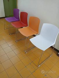 Sedie impilabili colorate