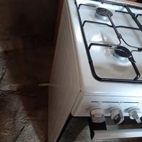 cucina economica a 4 fuochi con forno elettrico 