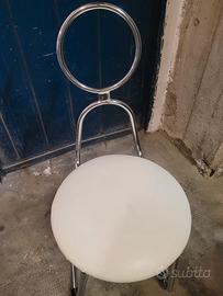 Sgabello da bagno con schienale