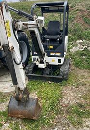 Miniescavatore Bobcat 323 J