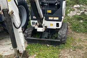 Miniescavatore Bobcat 323 J