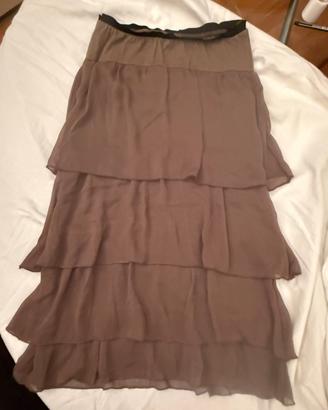 Vestito marrone con balze