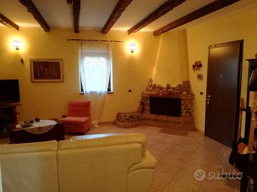 Appartamenti in villa piano terra e 1^ piano