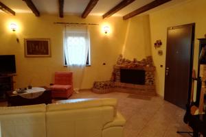 Appartamenti in villa piano terra e 1^ piano
