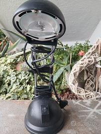 lampada da tavolo e plafoniera a incasso
