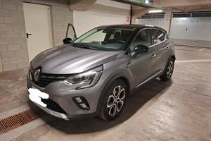 Renault Captur plug in 