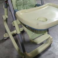 Seggiolone pappa 2 in 1 con funzione dondolino