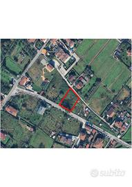 Terreno agricolo 1.600 mq con doppio accesso