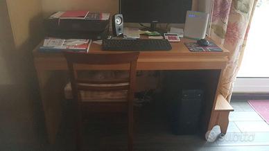 Una scrivania che fa ancora al caso suo.