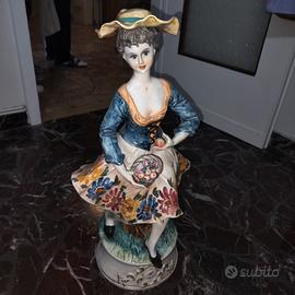 Statuetta in porcellana 