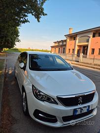 Peugeot 308 BlueHDI 130 EAT8 SW Allure