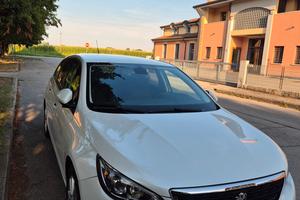 Peugeot 308 BlueHDI 130 EAT8 SW Allure
