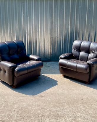 Poltrone in pelle nera modernariato