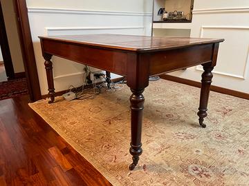 Scrivania antica Inglese primi 900, piano in pelle