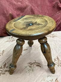 Antico sgabello tondo a 3 piedi originale del 1800