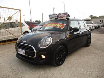 Mini 1.5 Cooper D FULL OPTIONAL 2015