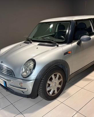 MINI COOPER DEL 2003 BENZINA 130.000 KM