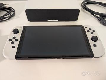 Nintendo Switch OLED - Inclusa valigetta da viaggi