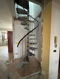 Scala a chiocciola Fontanot Steel – 120 cm 
