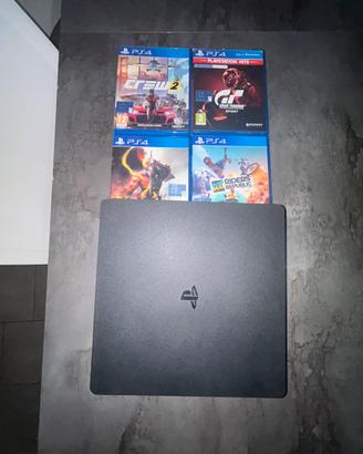 Ps4 e 4 giochi.
