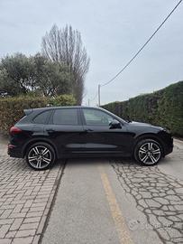 Porsche cayenne nera full optional 